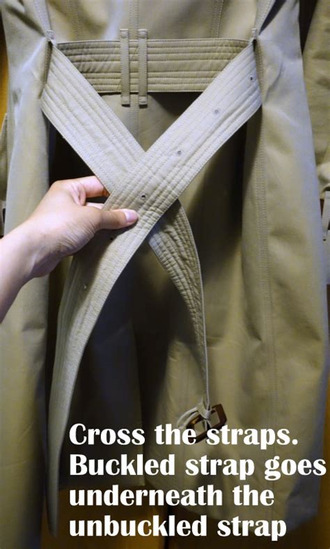 How to Tie a Burberry Trench Knot .